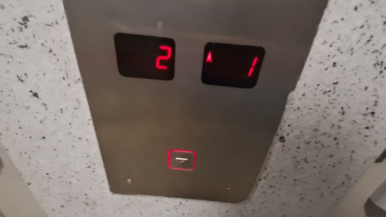 a 2x mp techlift elevator in ul.Słoneczników 69 in tarnowskie góry in poland