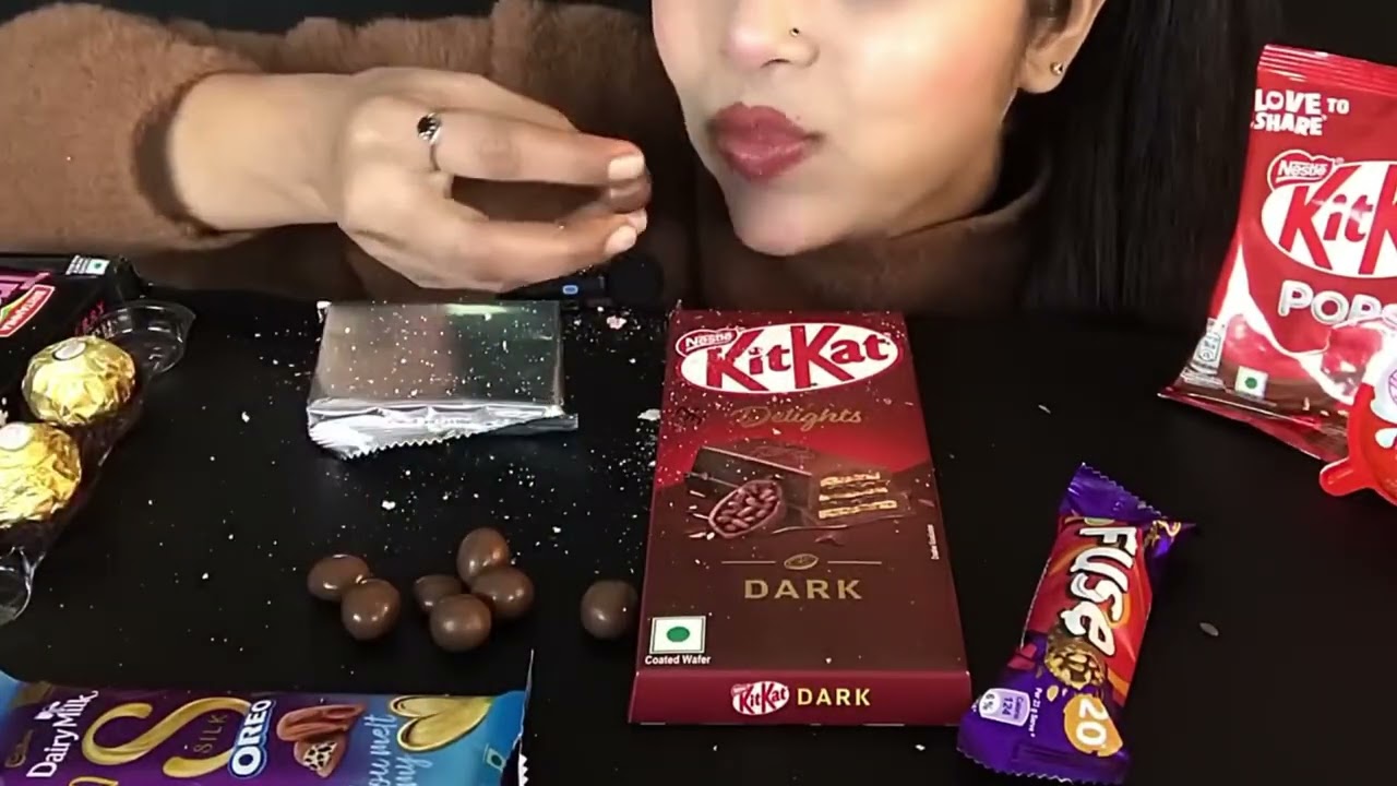 EATING DAIRY MILK CHOCOLATE | CHOCO BAR KITKAT | CHOCOLATE PARTY | mnaeating 
