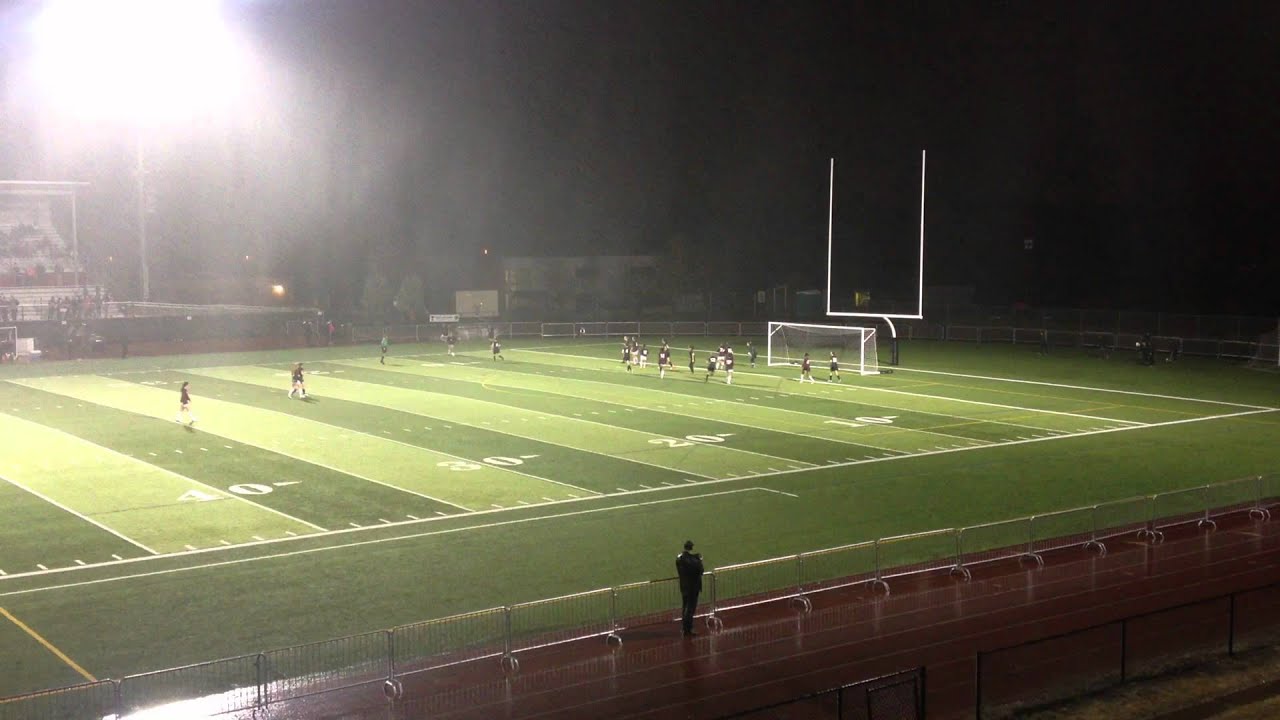 Tualatin Corner Kick SOG Off Cross Bar.MOV
