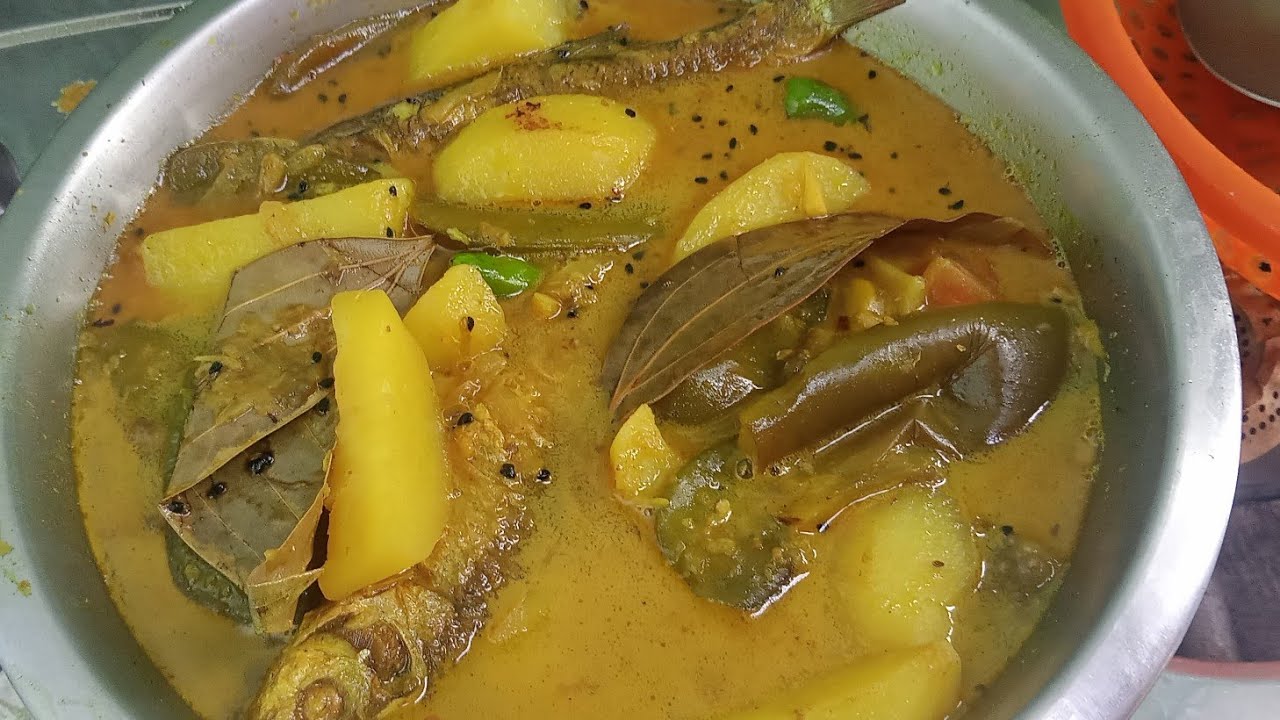 শিম বেগুন আলু দিয়ে বাটা মাছের ঝোলের রেসিপি।@pampakitchen #cooking #recipe #fish #lunch #bengali #
