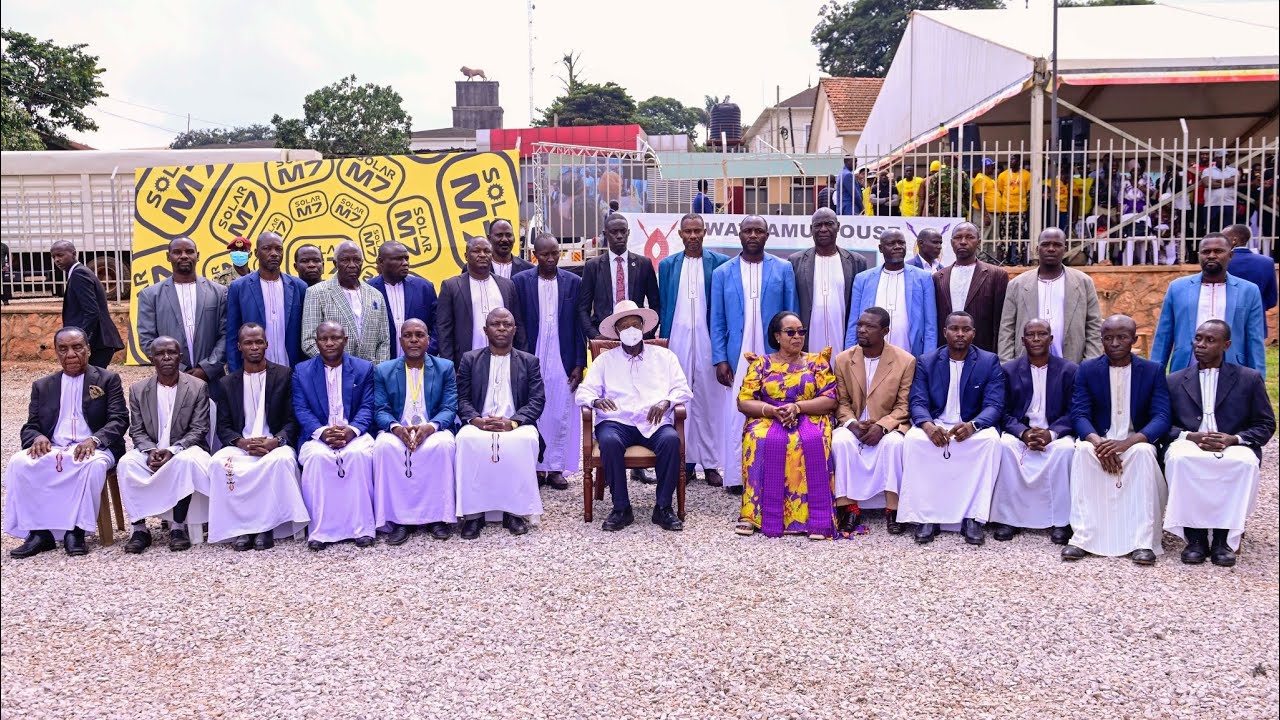 Museveni goes to Bulange Mengo, meets the Bataka and breaks ground for constructing Lwattamu House