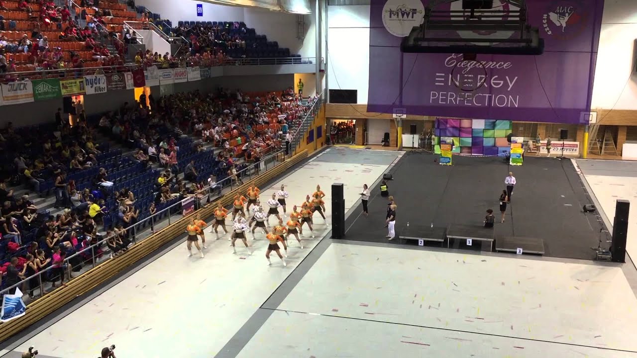 Diana Žilina - SENIOR baton defile ME 2015
