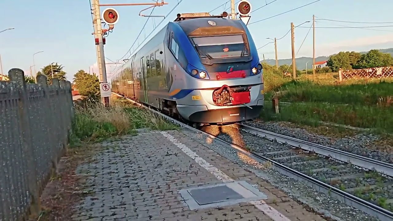 Ferrovia Chivasso - Casale - Alessandria : treni alla stazione di Fontanetto Po 2024