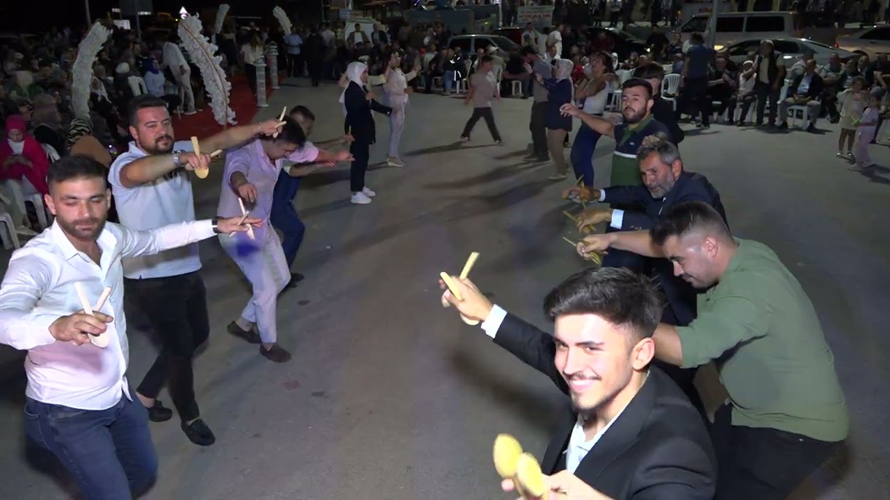 TOHUMLAR KÖYÜ YANIYOR - SADIK GÜLSÜN - KÖY KINA GECESİ MUHABBETİ #ankaraoyunhavaları #düğün #ankara