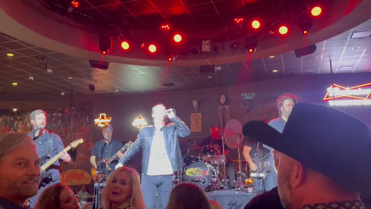Bon Jovi - Runaway - Covered by The Vinyl Countdown