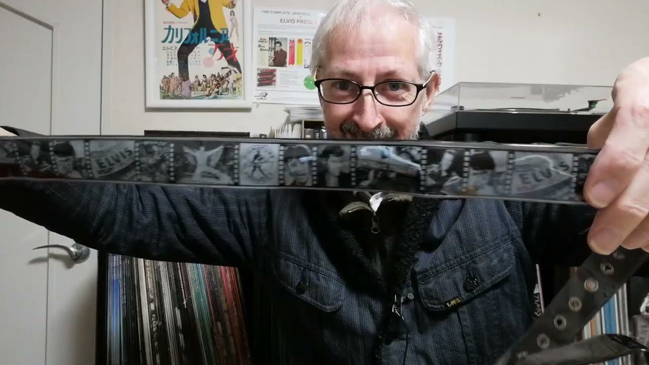 Распаковка рождественского набора Элвиса 2025 года — пластинки, компакт-диски и многое другое.