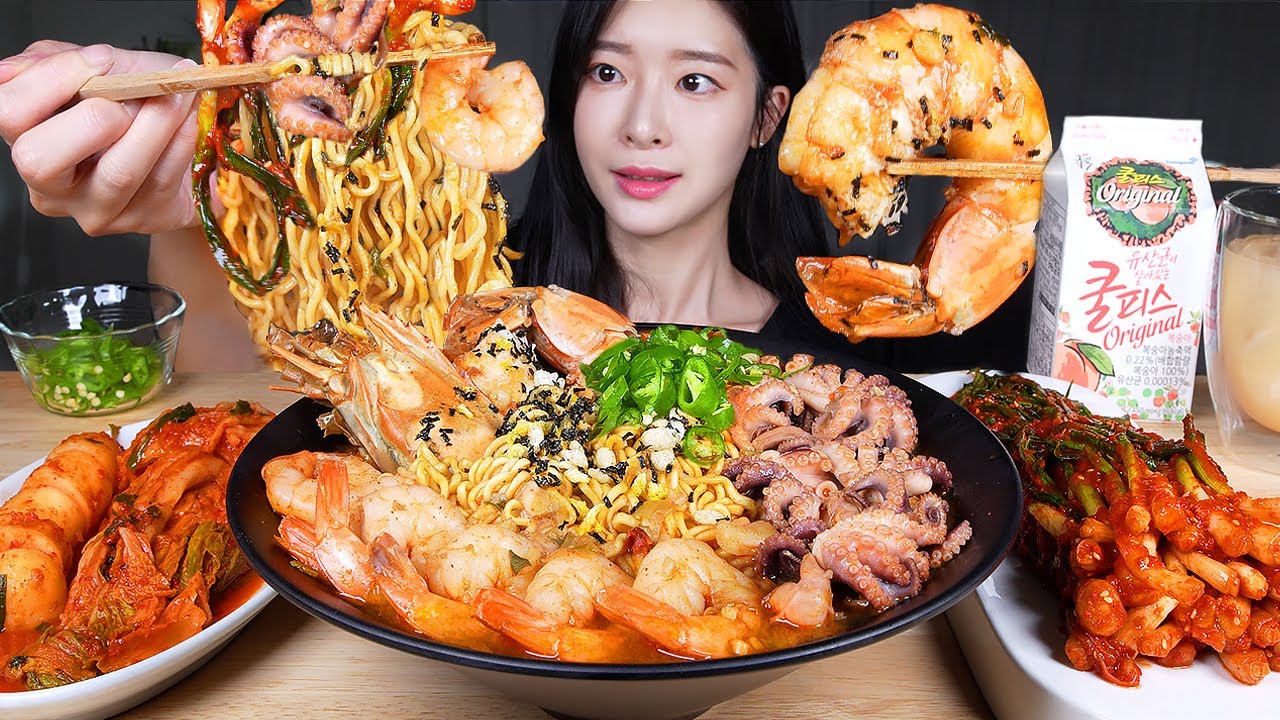 ASMR MUKBANG | Ловля осьминога 🐙 Острый рамен с морепродуктами 🔥 Королевская тигровая креветка
