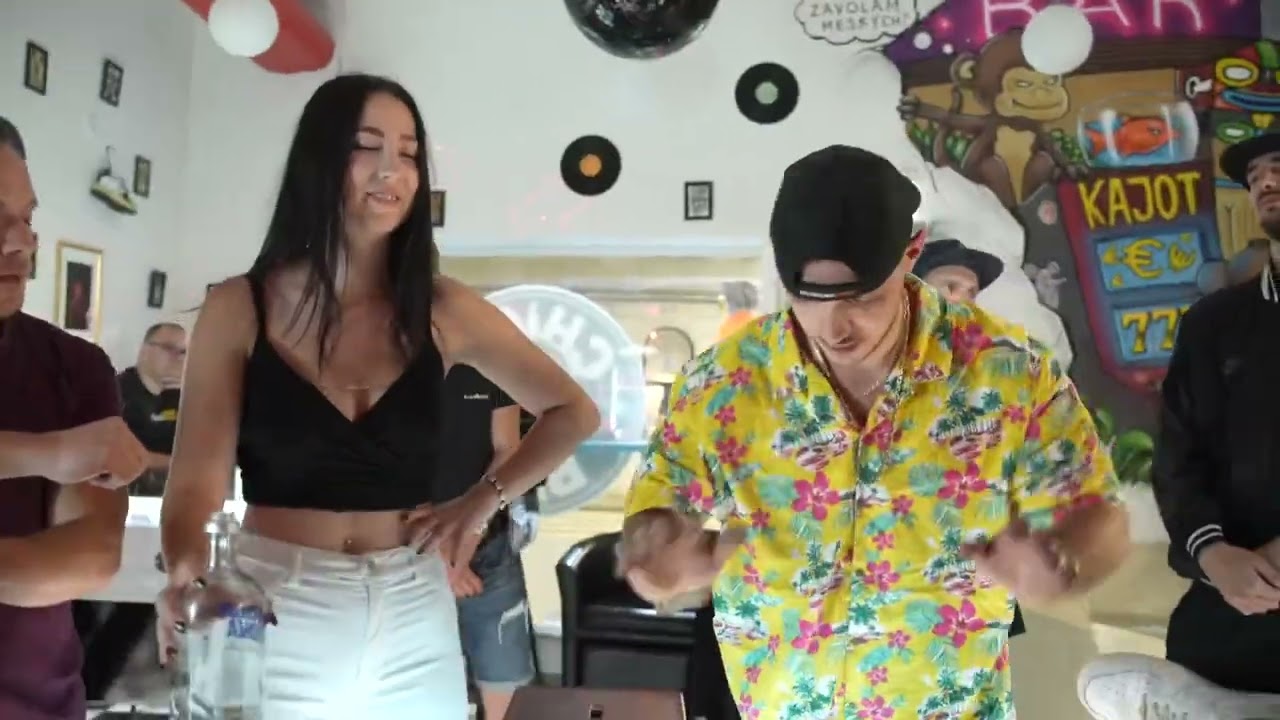 OSTÁVAME V MESTE (OFICIAL VIDEO)
