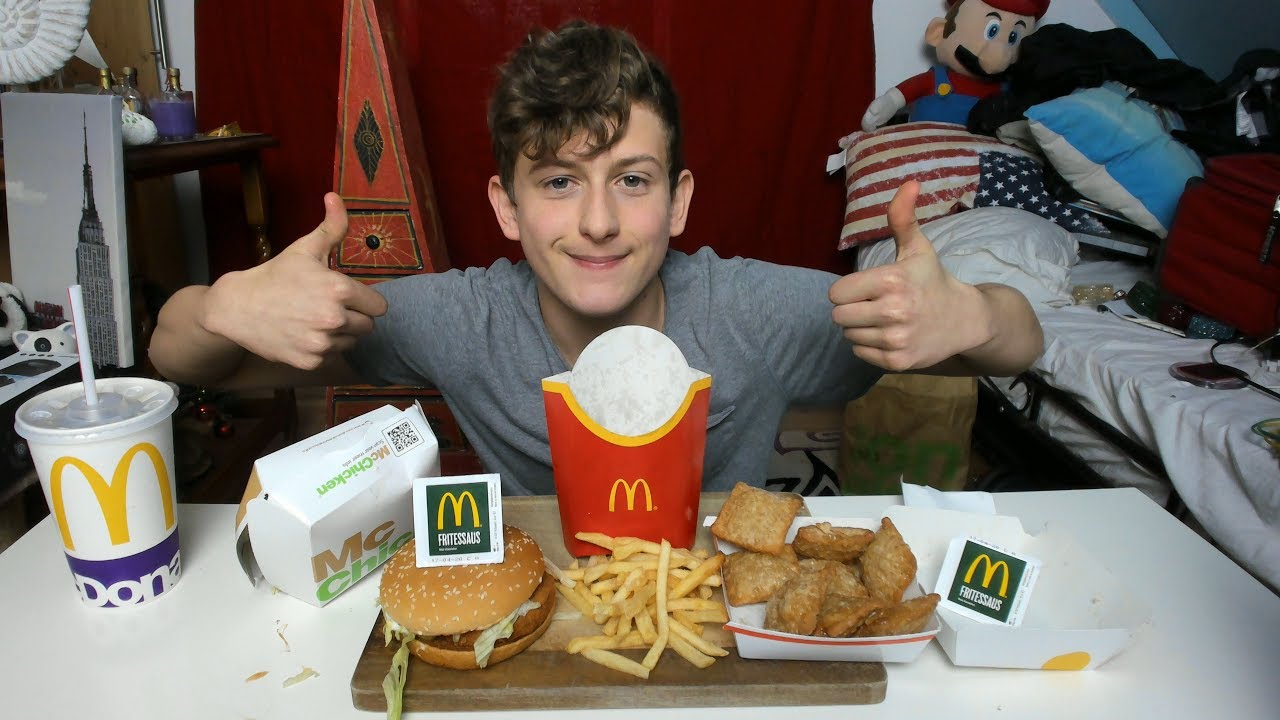 MCDONALD’S MUKBANG🤡!| AM I RUDE TOWARDS MY DAD?| *SHOCKING*| I GET HONEST🤐