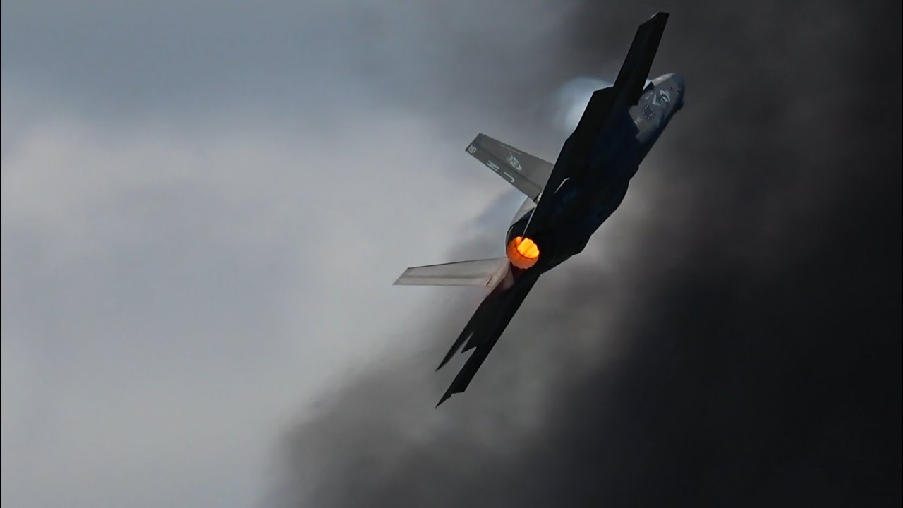 US Navy F-35C Lightning II Demo 2024 NAS Oceana Air Show
