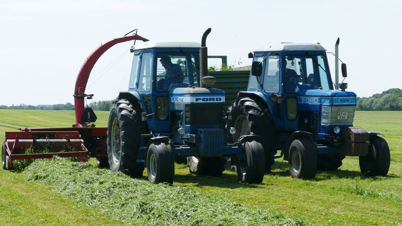 FORD TW 20 Harvesting Grass Forage