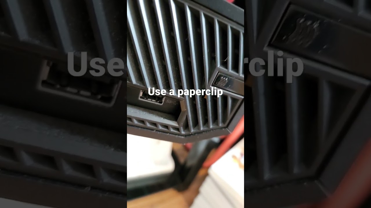 How to get out a stuck disc from an Xbox One #xboxone #Xbox #Xboxtips #tips #gametips #videogames
