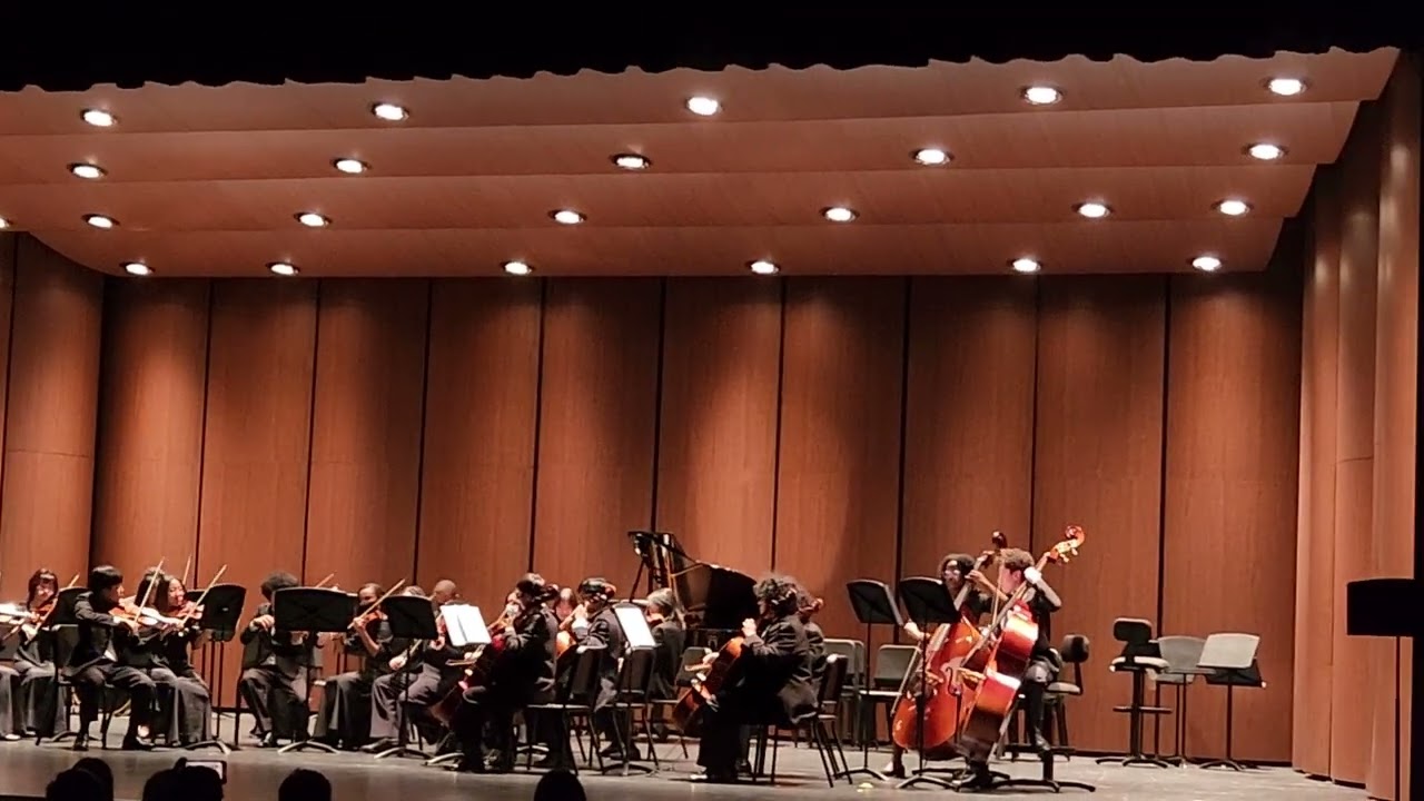 December 1, 2022(1)show winter Ochretra at Kerr high school
