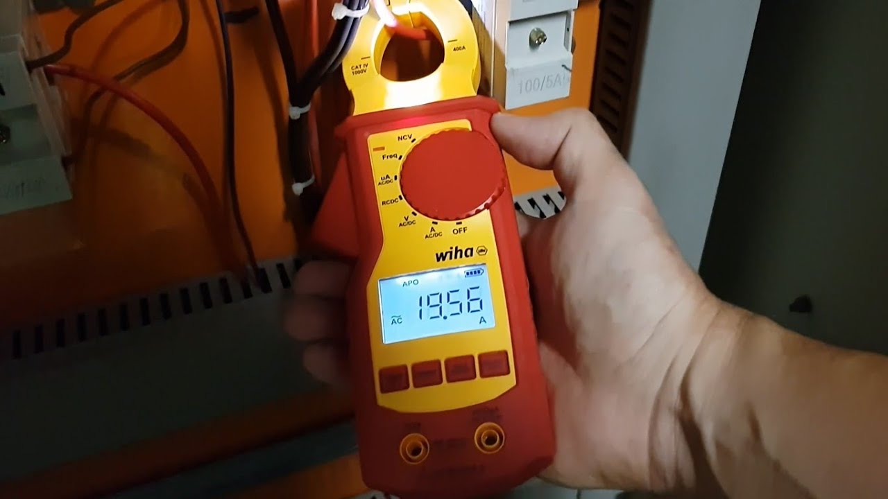 Multimetr cęgowy wiha w akcji pomiar natężenia/wiha clamp multimeter in action current measurement