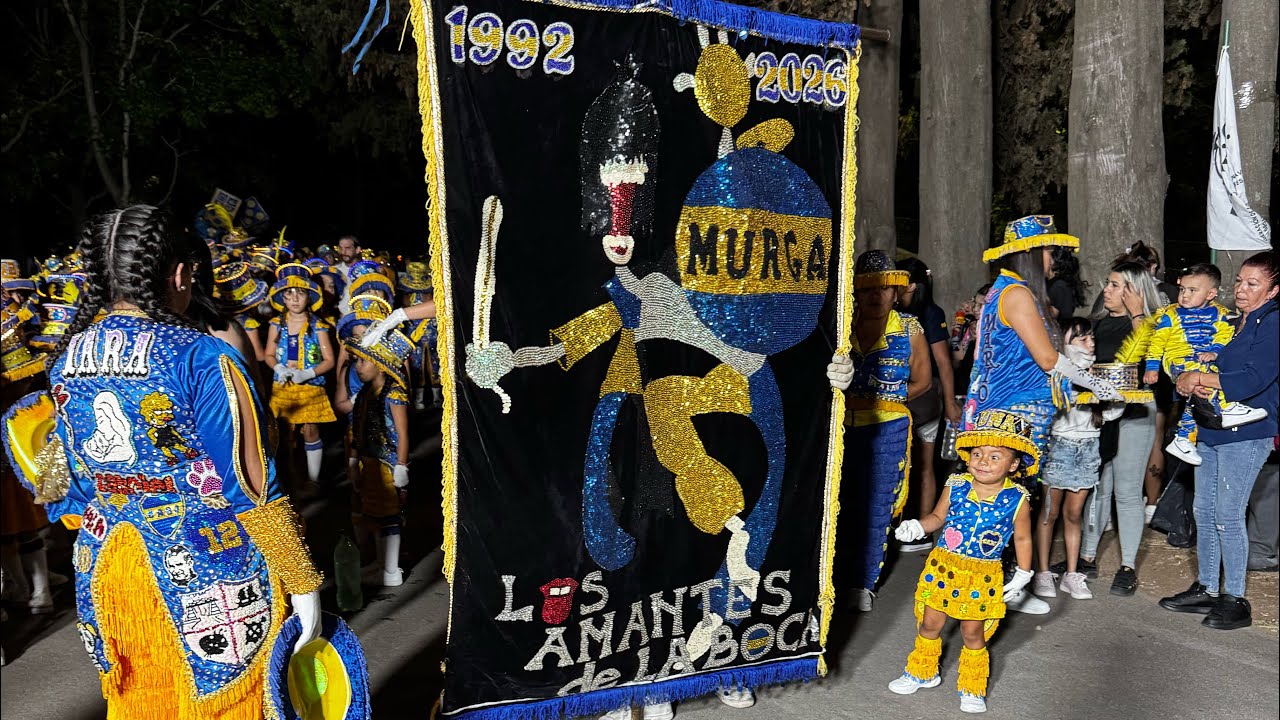 Los Amantes De La Boca desfilando en el corso de parque sarmiento 💙💙💙💛💛💛💙💙💙