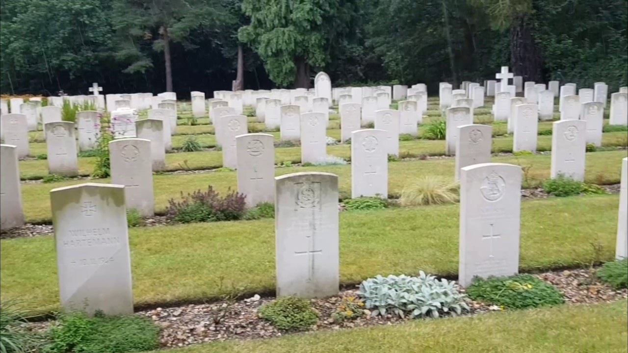 Exploring royal Victoria country park part 2/3 (world war graves & netley ruins)