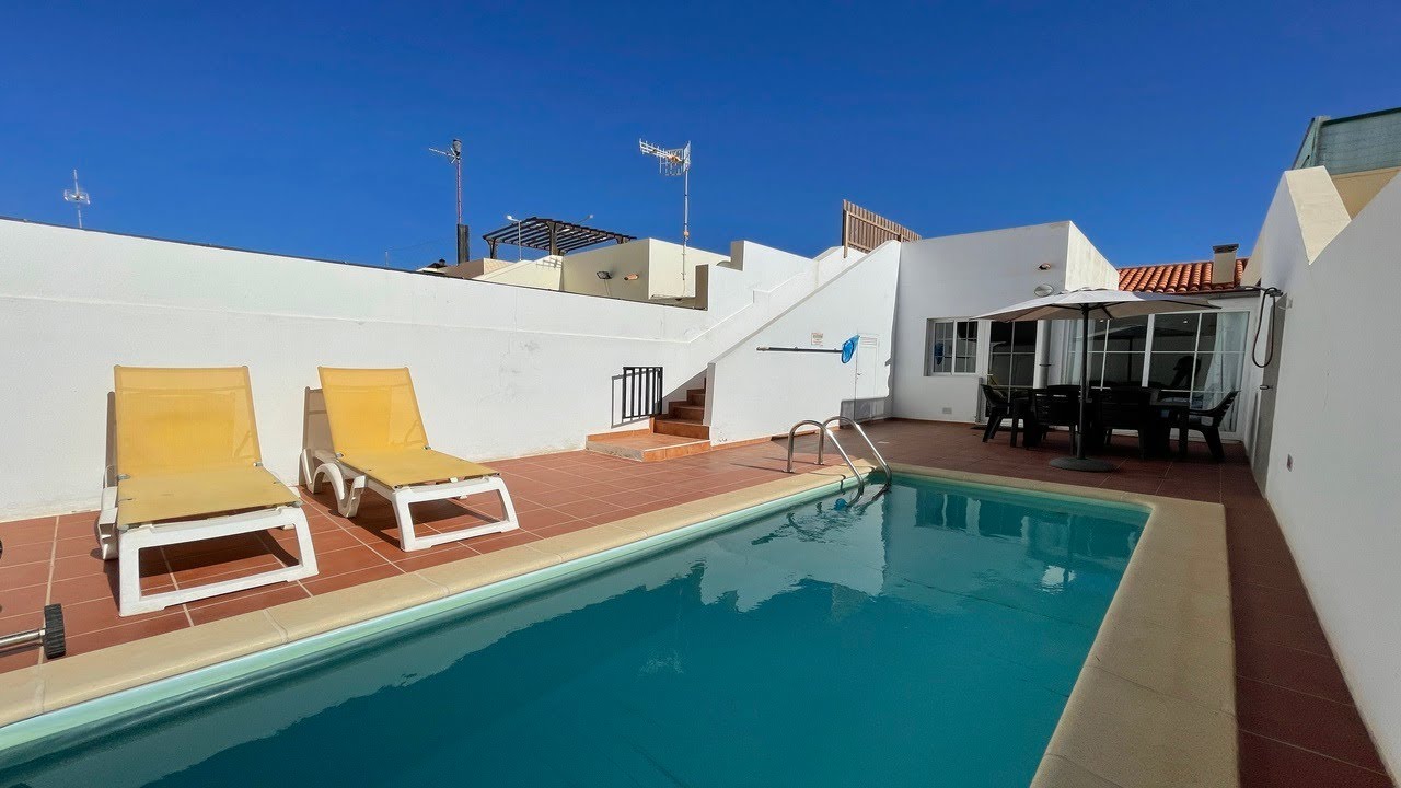 Caleta De Fuste Chalet now for sale including private pool, covered dining terrace and car parking
