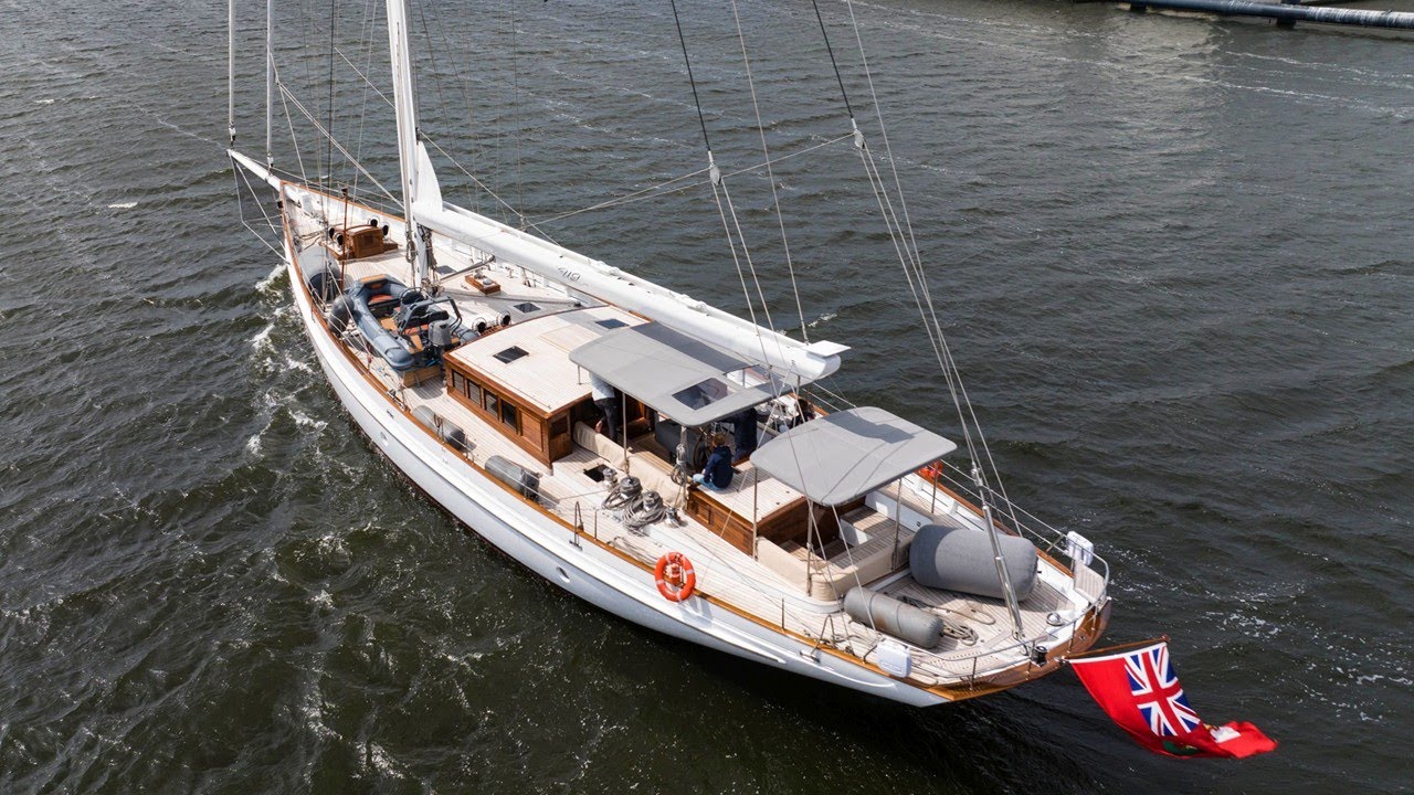 The 32.33m/ 106ft sailing yacht Uriel