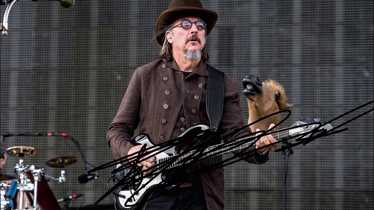 Primus - Jerry Was a Racecar Driver but Les Forgot to Bring His Bass