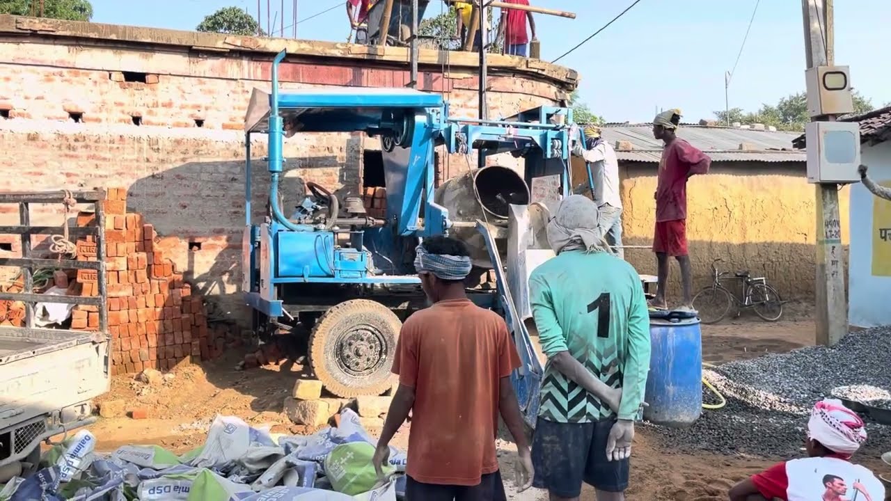 गाँव में छत ढलाई: क्या आसान है? | मेरा पहला दिन 👷‍♂️#dhalai #machine #ढलाई मशीन #छत ढलाई का काम 