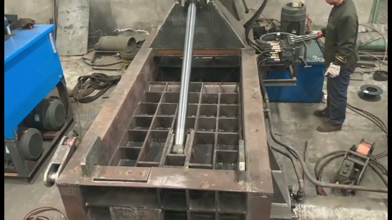 Scrap metal compactor baler #recycle #scrapmetal #recyclingindustry #aluminum #metal 