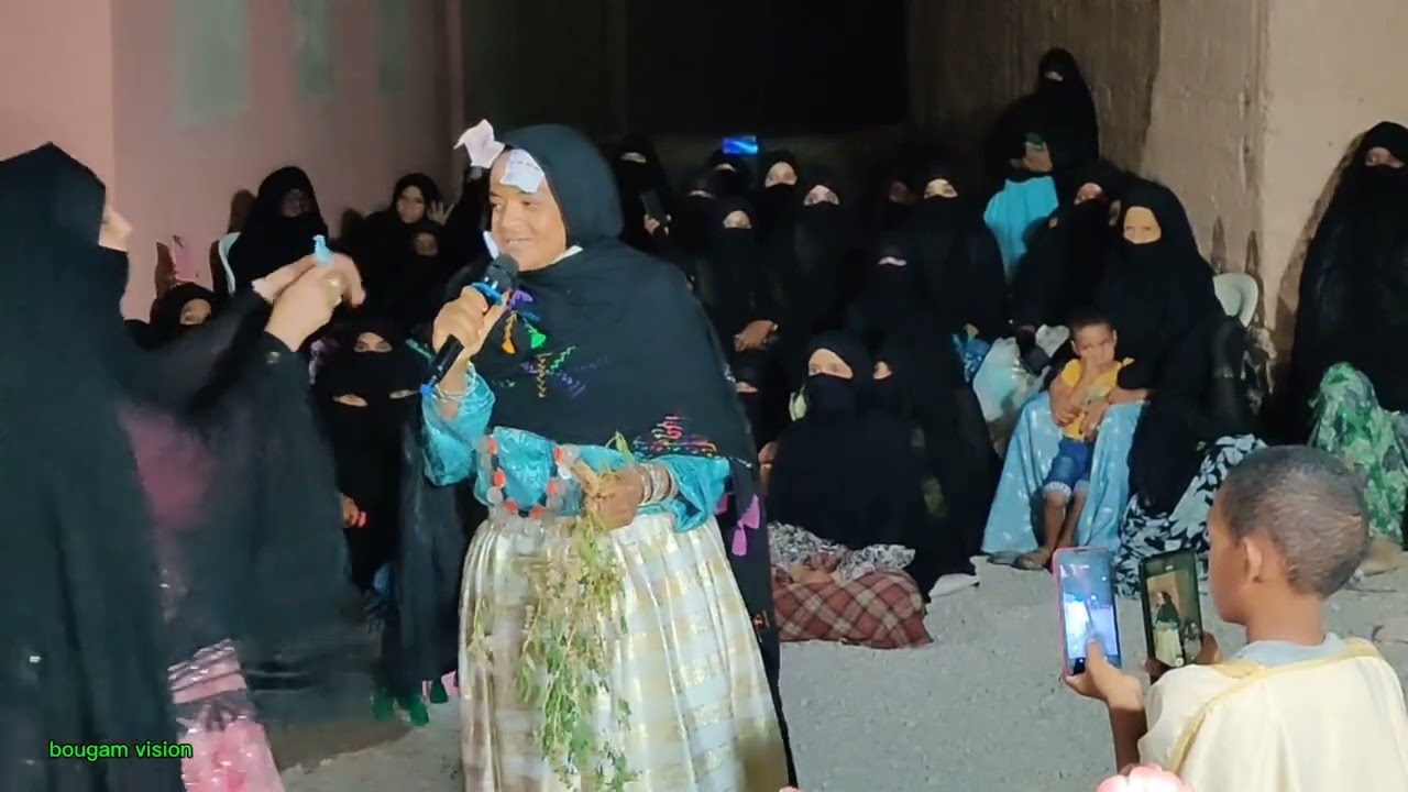 احواش فرقة تغرمت بدوار تيݣان بمناسبة حفل زفاف أيت شاݣر Ahwach chbab tigharmt الجزء 2