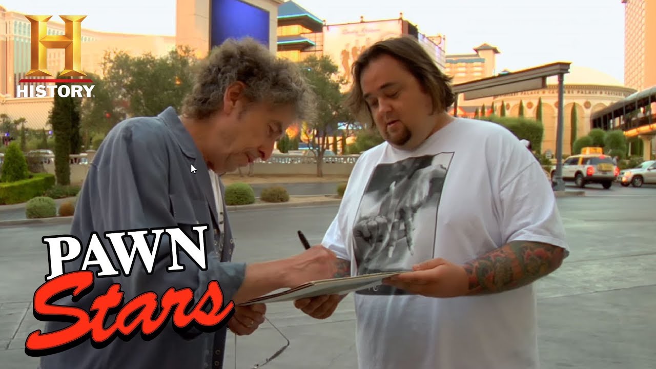 Chumlee Gets Bob Dylan's Autograph (Season 3) | Pawn Stars