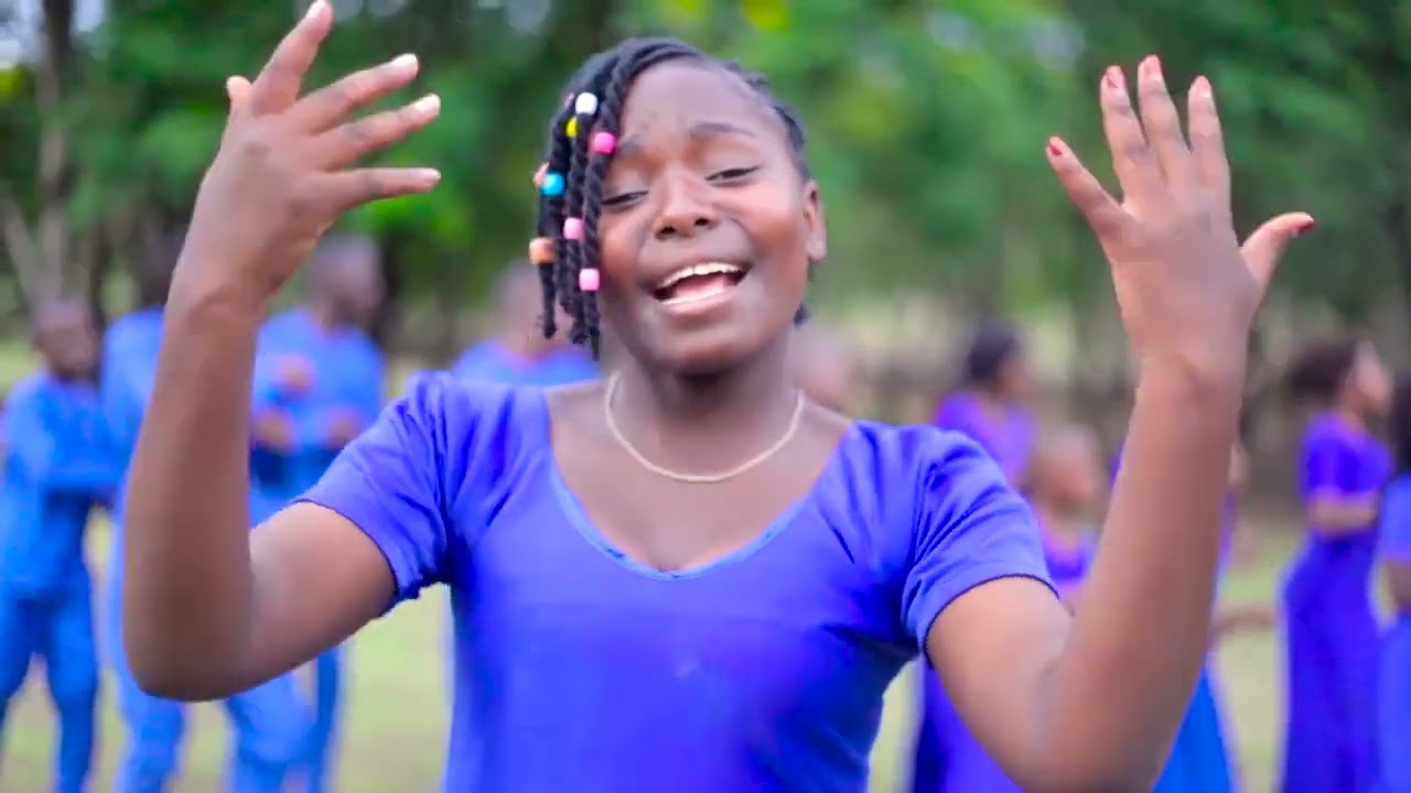 HODARI CHOIR_VIJANA *A* MLIMA RELI_HABARI ZAKE YESU_(Offical Video)