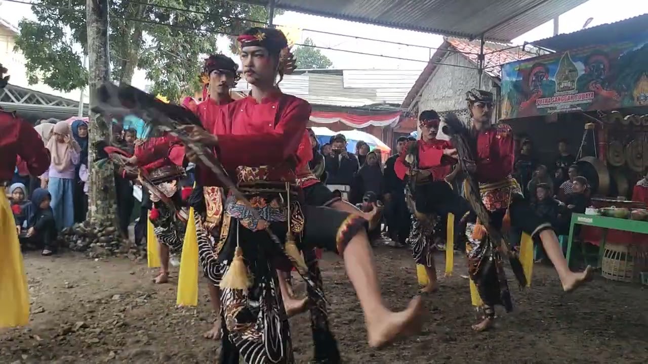 Kuda lumping putra sangar budaya xwuluh 