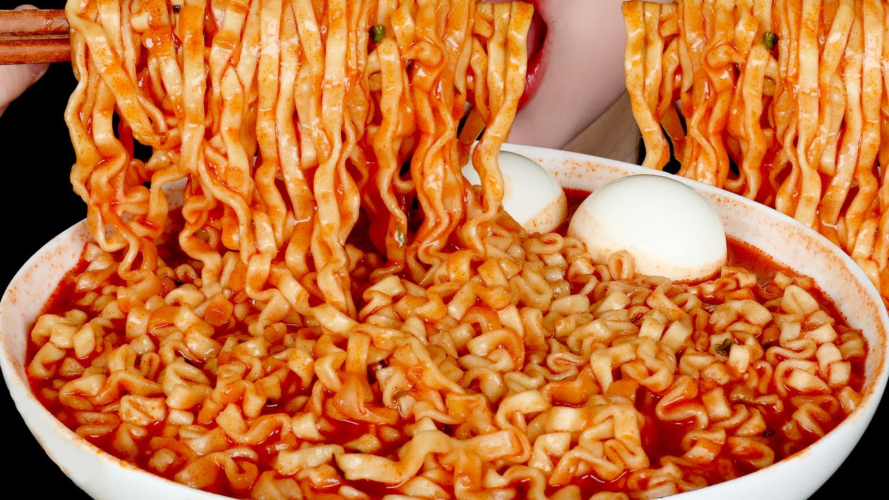 SPICY RAMEN 불닭 볶음탕면 MUKBANG EATING SOUND