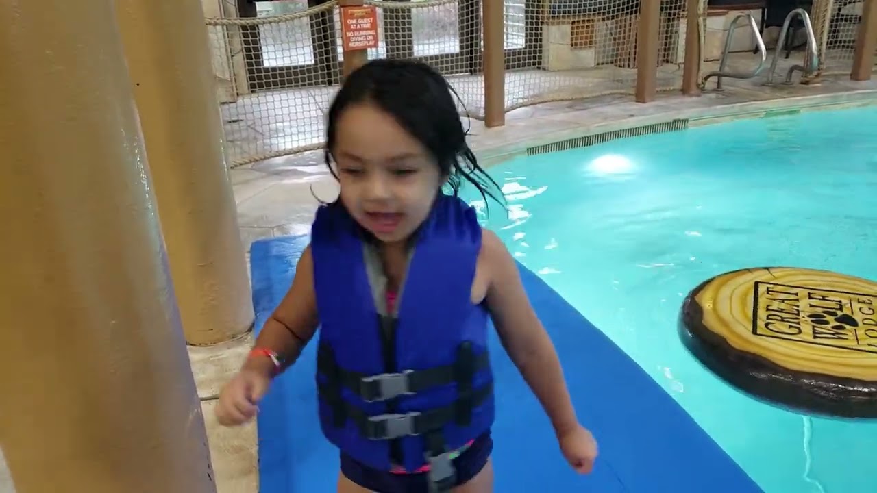 Краткий обзор крытого аквапарка Great Wolf Lodge. Последний день работы большого