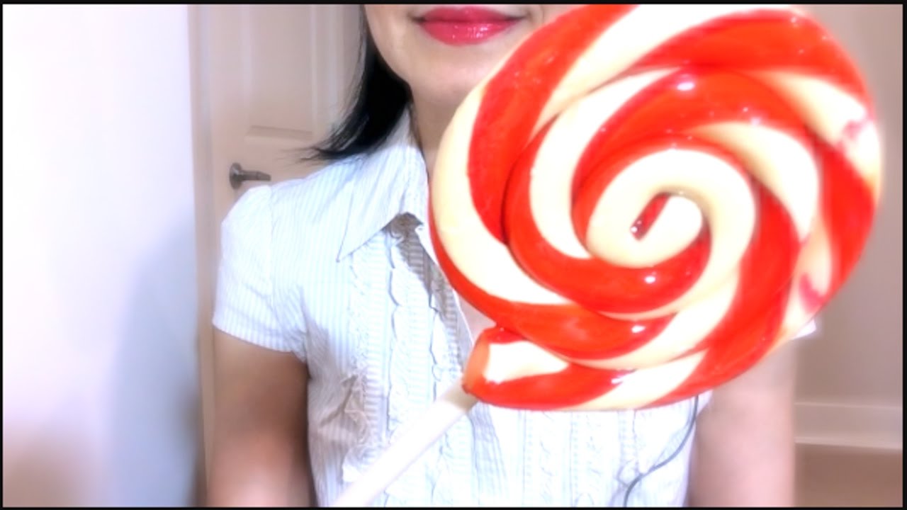 🍭 🍭 🍭ASMR eating sounds - Giant Swirl Lollipop 🍭 🍭 🍭
