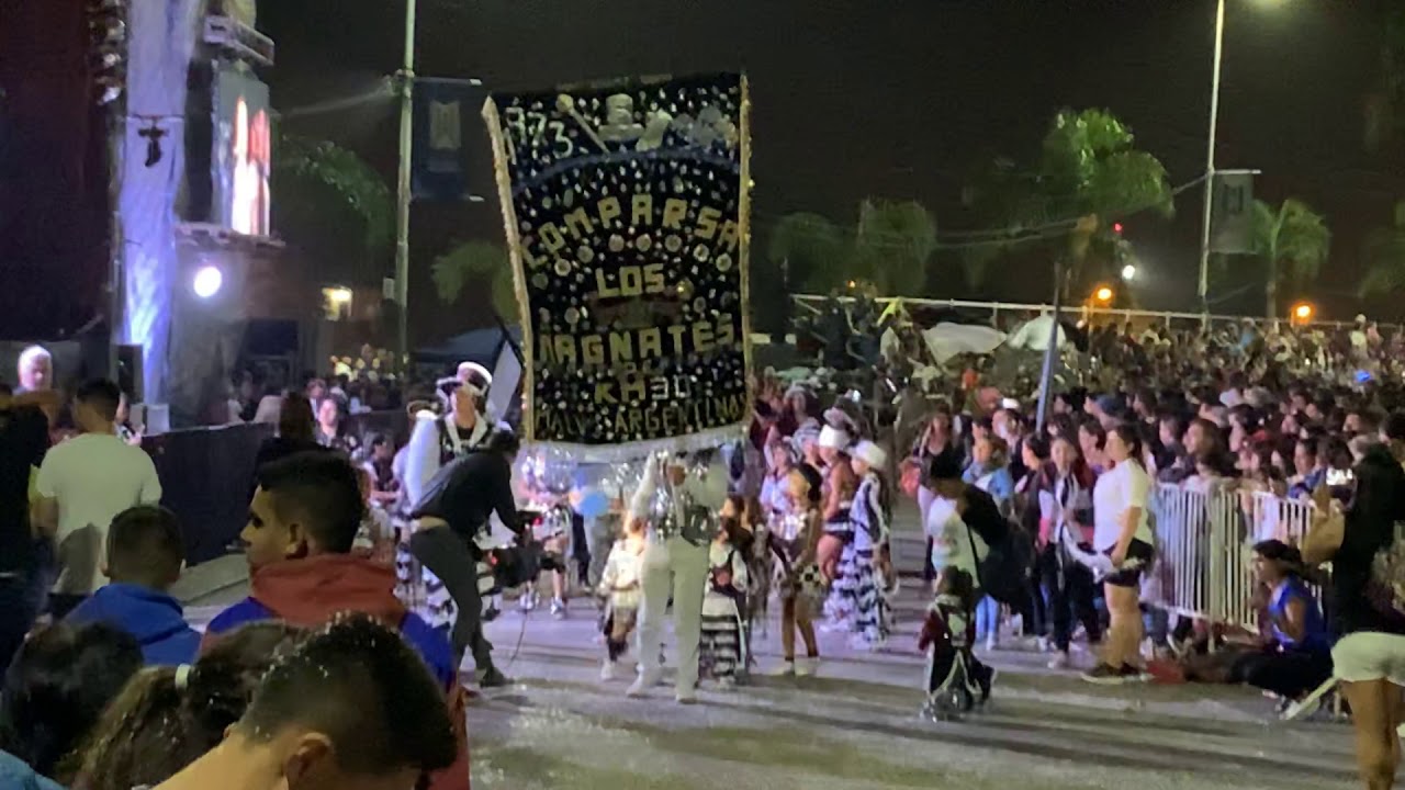 Carnavales en Malvinas Argentinas 2020 frente al Palacio Municipal