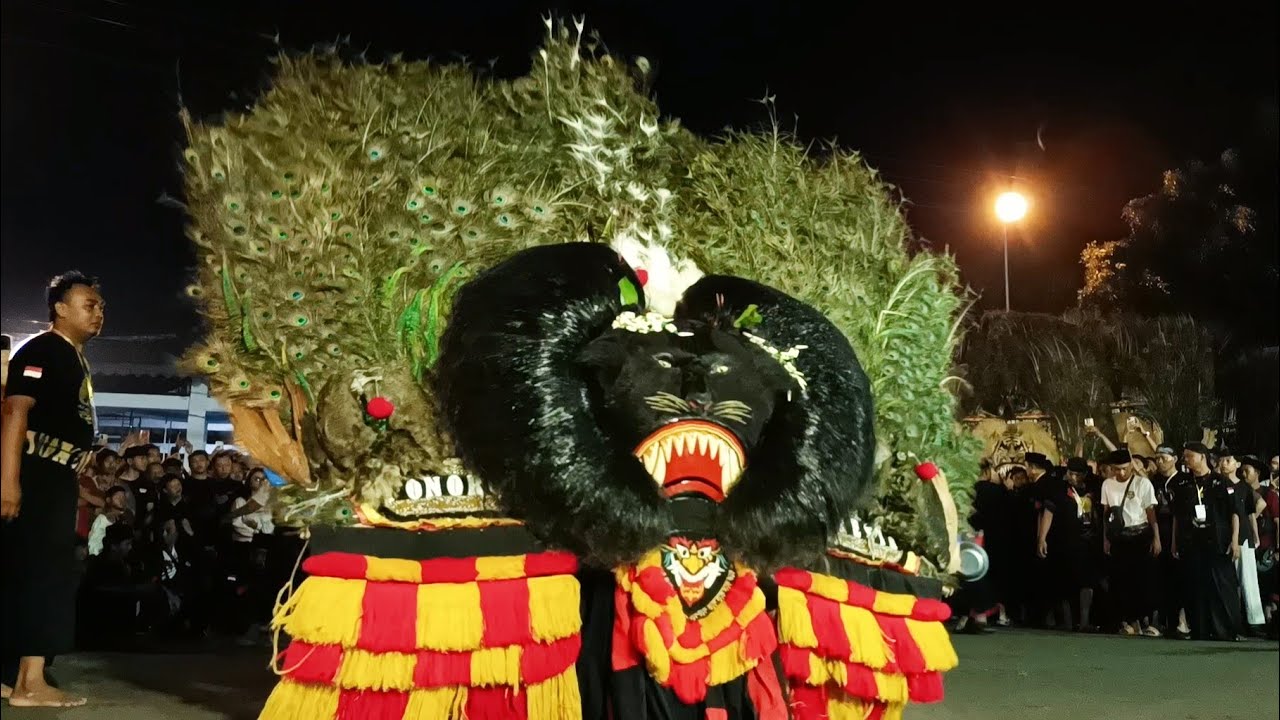 TARI REOG PALING SEREM BARONGAN HITAM ANGKER NGAMUK BIKIN MERINDING 