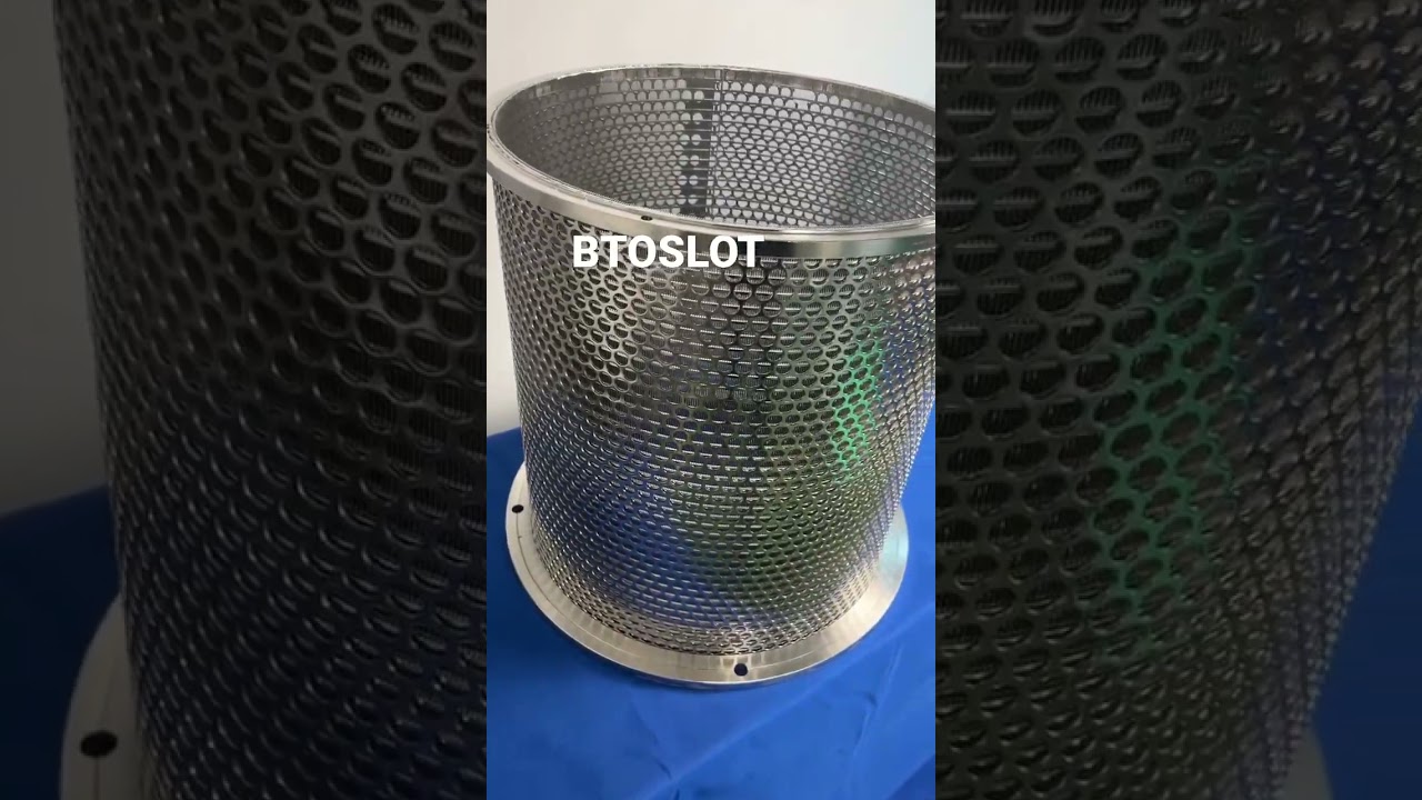 Stainless steel wedge wire screen and perforated mesh filter cylinders