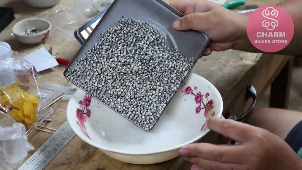 Hmong Silver Jewelry - Ua Khawb Dai Xauv Ncais