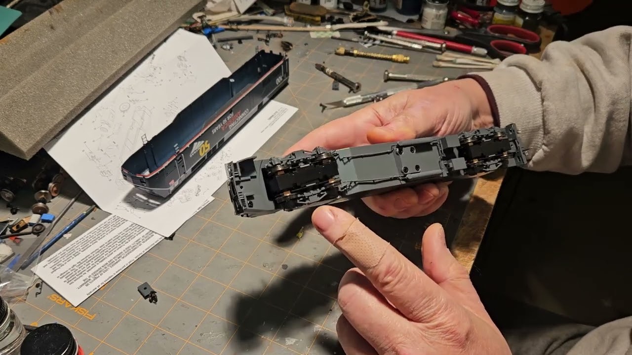 Athearn Genesis HO scale Amtrak 50th Anniversary P42DC review and decoder install