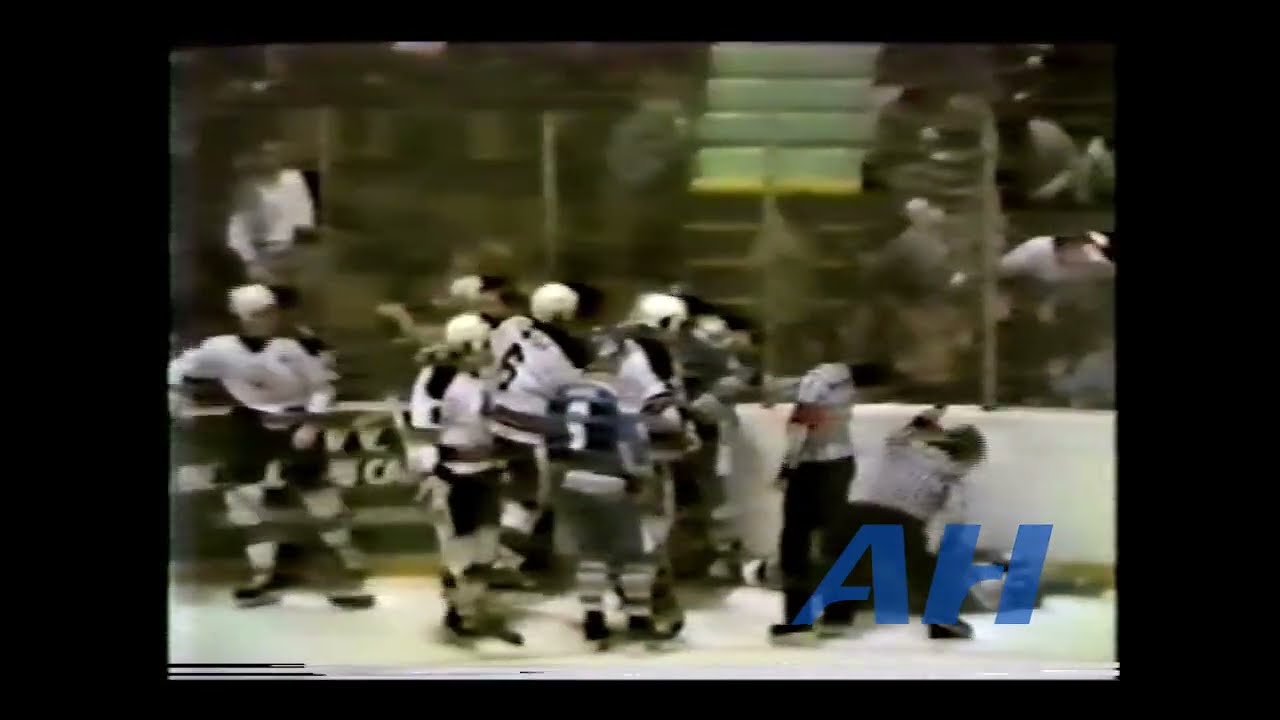 AHL Nov. 27, 1985 Mike Stothers,HER v Tony Currie,FRE (R) x2 Clips Hershey Bears Fredericton Express