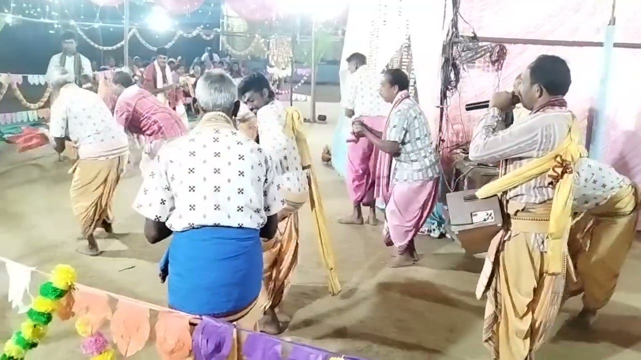 Kumkapali kirtan.... At... Sambalpur phd colony binakhandi