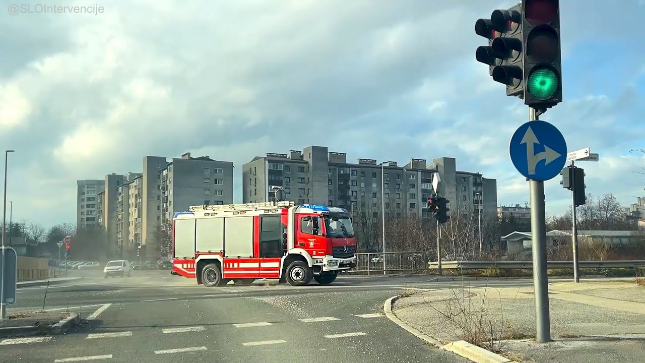 GB Ljubljana voz 1,2,3,4 - na požar +voz 2, voz 15 - na intervencijo