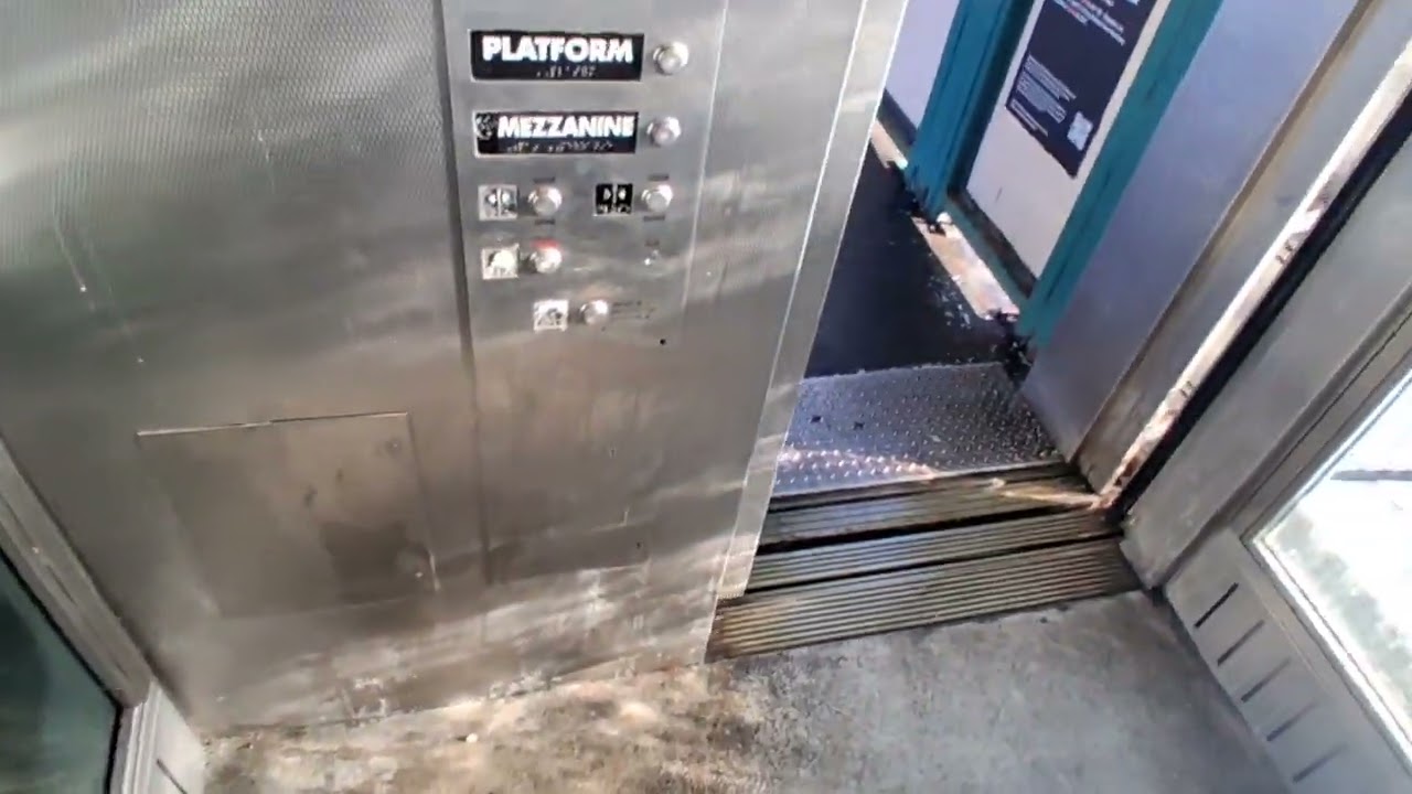 Staley hydraulic glass elevator at the 233rd Street 2, 5 station (Bronx, NY)