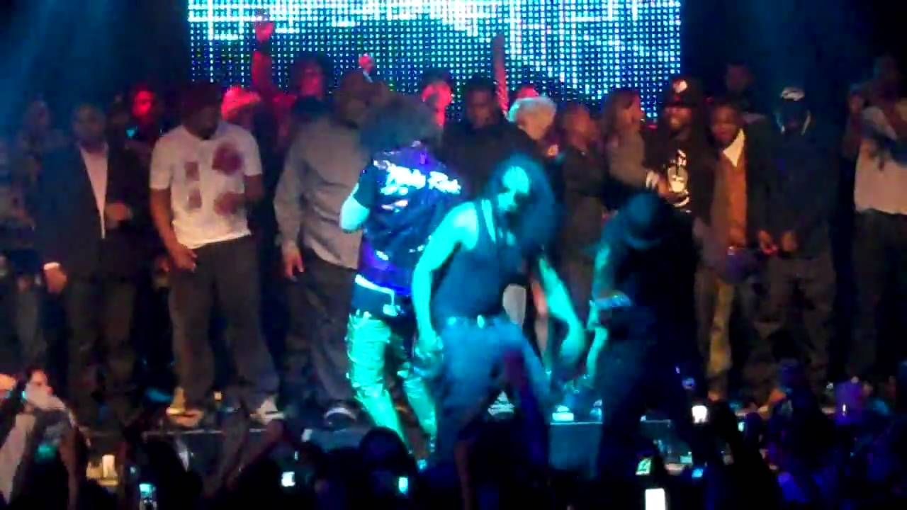 LMFAO ft. LIL JON - SHOTS performed LIVE at Playhouse Hollywood