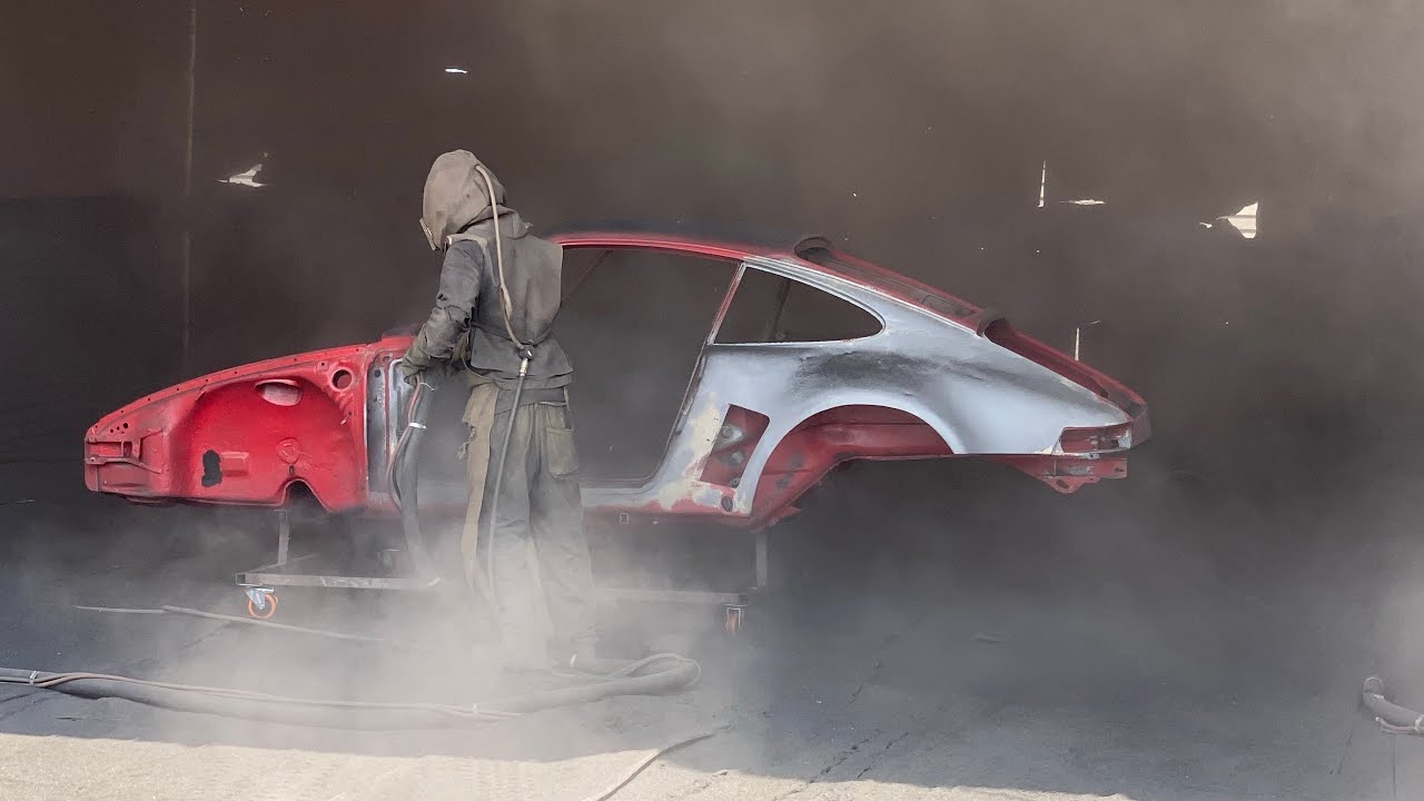Sandblasting Porsche 911 (930)