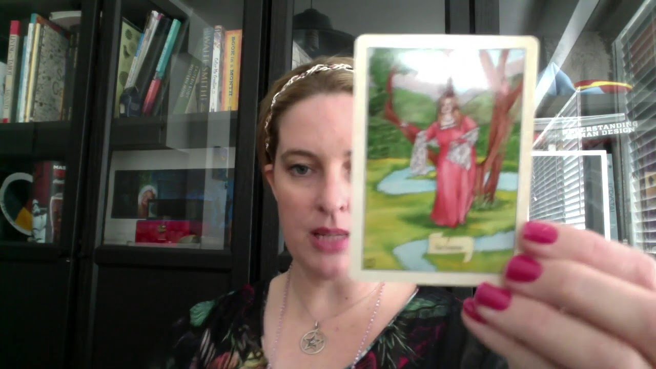 Underrated Tarot Decks and #Tarotsowhite