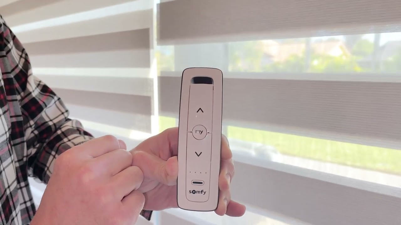 🎮 How to Operate the Somfy Situo 5 RTS Remote | Multi-Channel Control Made Easy