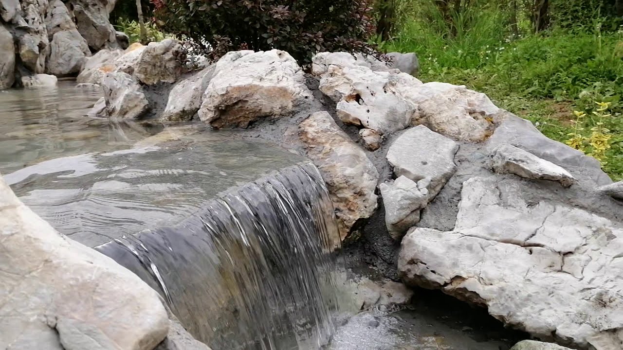 Fontana za dvorište sa potokom i kamenim mostom Valjevo, ,vodeni zidovi,stubovi,moderne,unutrašnje