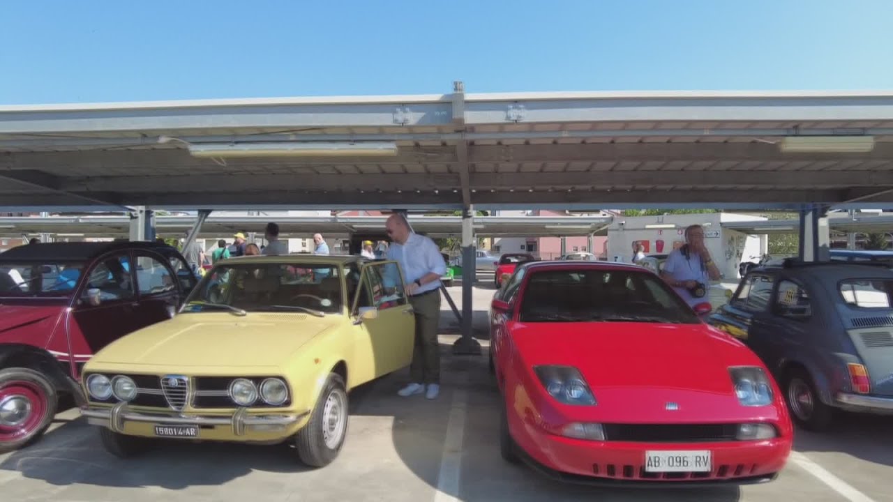 Auto storiche in strada col raduno Cna