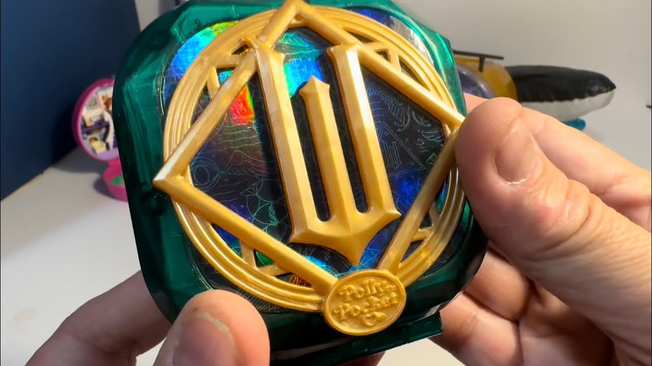 Revealing the Polly Pocket WICKED Collector Compact!