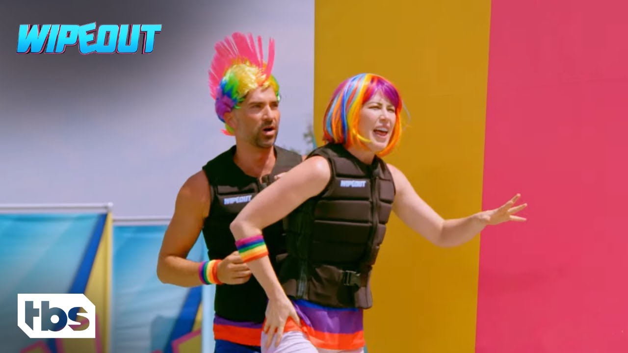 Wipeout: An Auctioneer Battle Against A Woman Construction Boss (Clip) | TBS