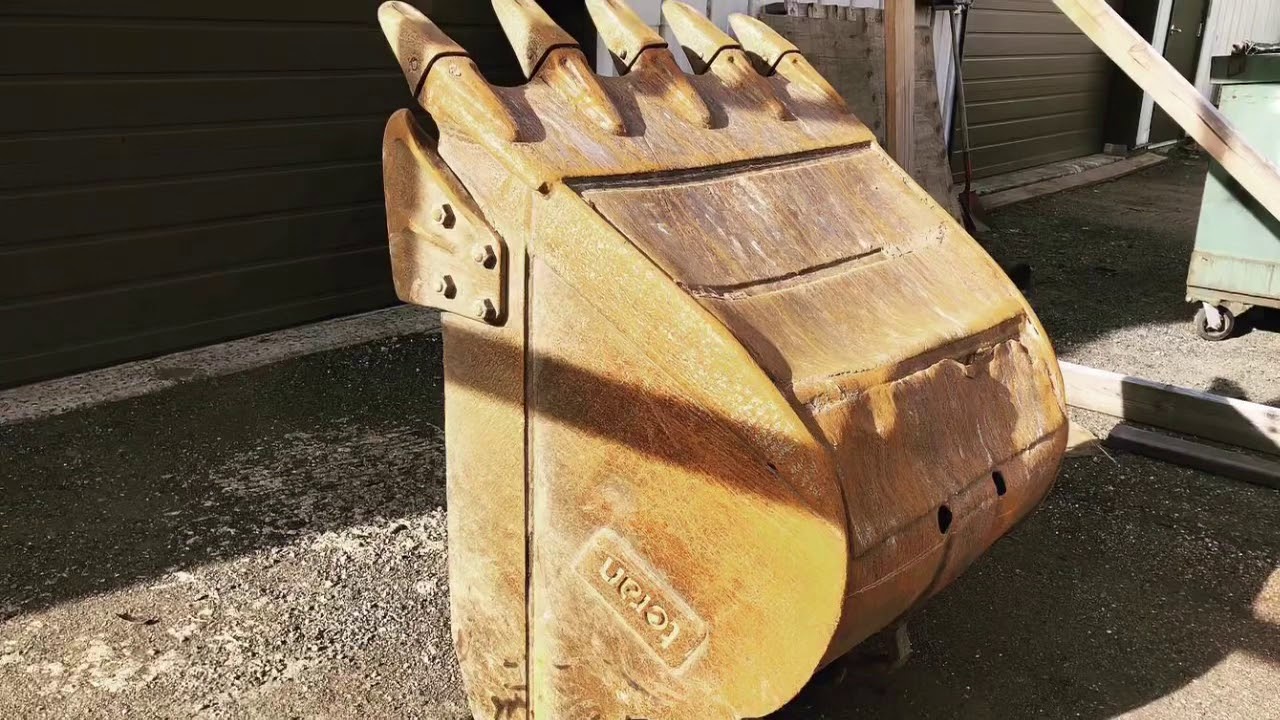 EXCAVATOR BUCKET REBUILD AND HARDFACE!!